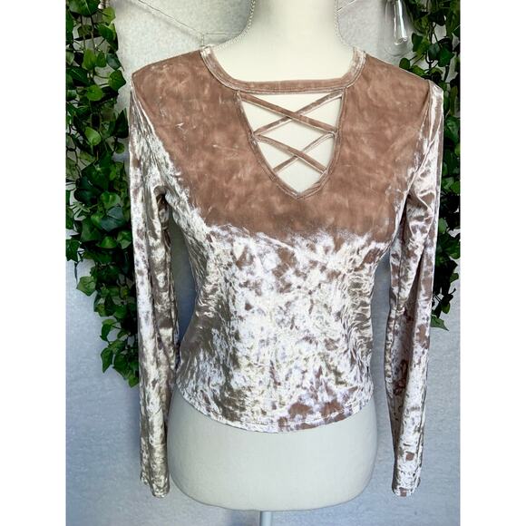 Hollister Beige Nude Velour Crop Top With Chest Opening Women's size Small - Picture 3 of 11